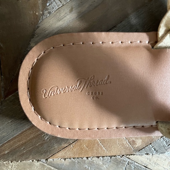 Universal Thread Sandals - Picture 2 of 3